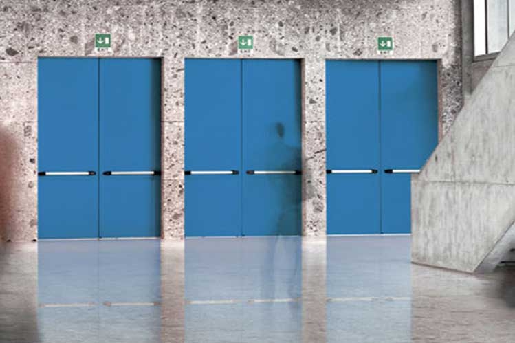 Usi rezistente la foc